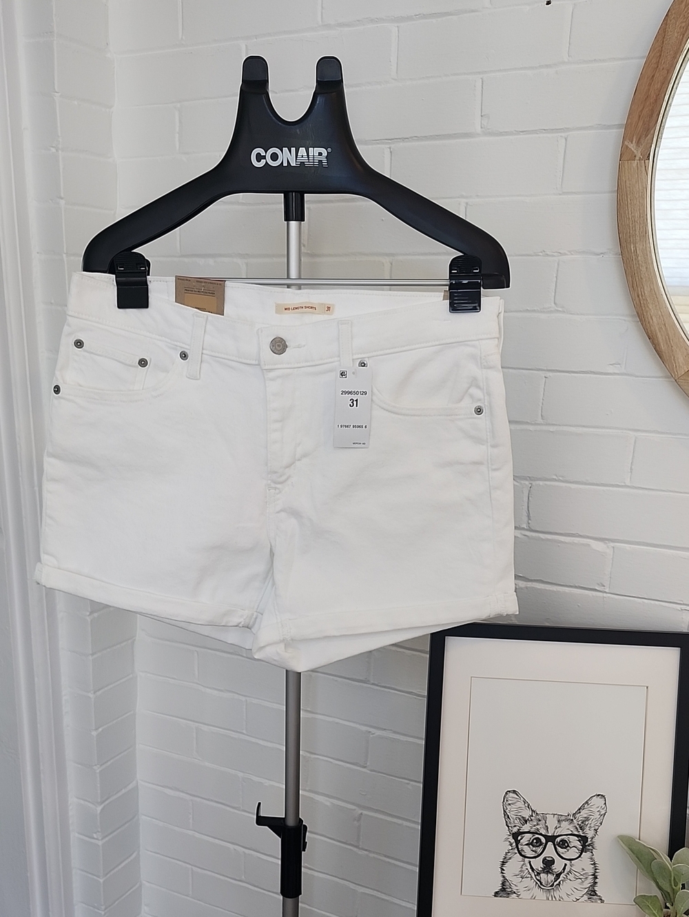 Levis White Denim Shorts - Size 31